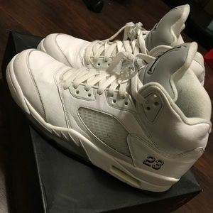 Air Jordan 5 Retro “Metallic White”